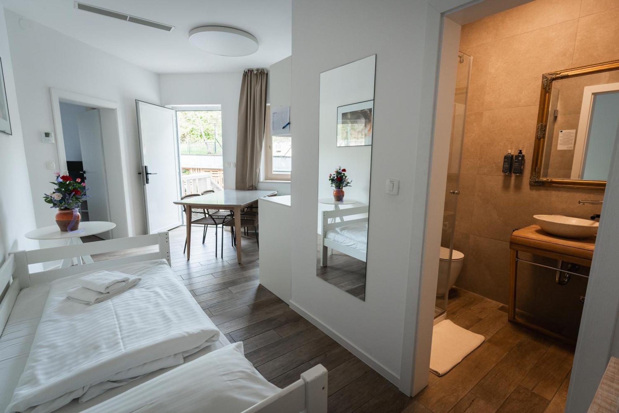 Hotel Rezidenca Ortus Ankaran Zewnętrze zdjęcie